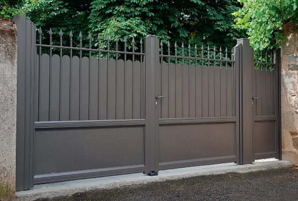 Portail aluminium rétro