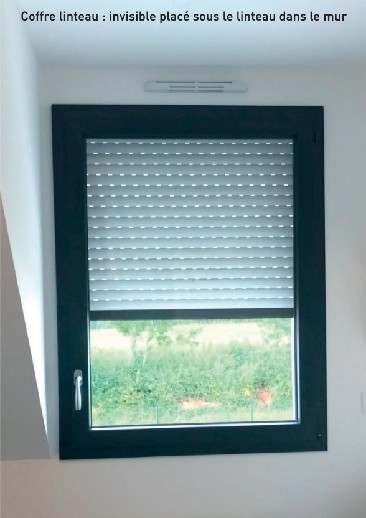 Volet roulant avec coffre dans le linteau