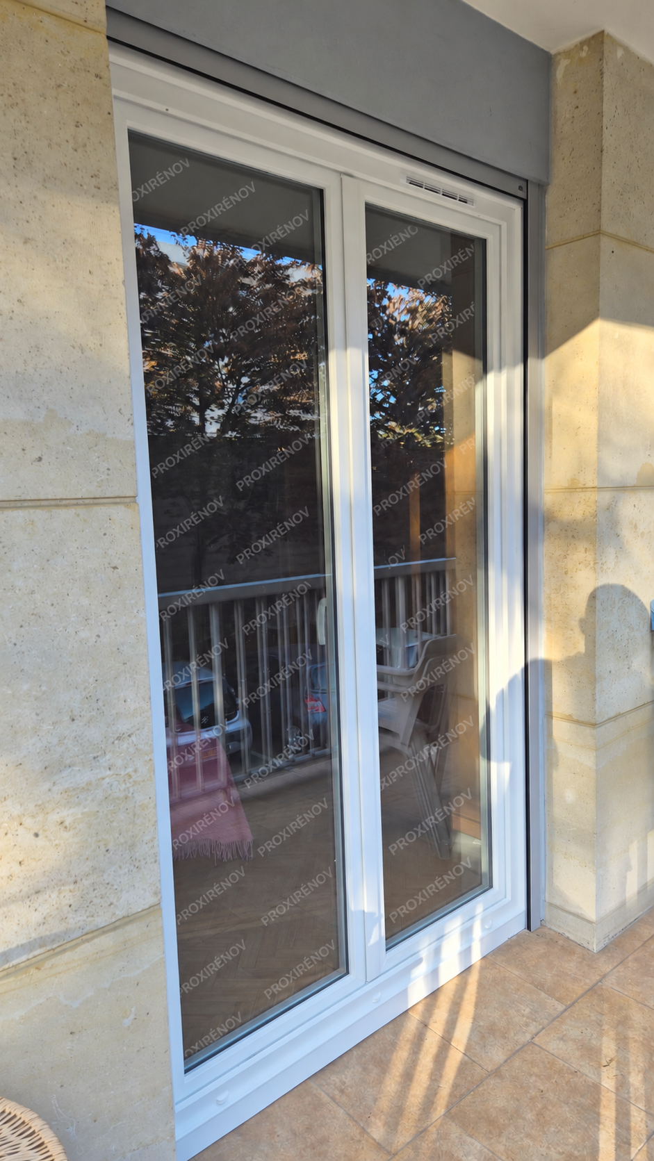 Fenêtres PVC blanches installées par PROXIRÉNOV à Saint-Maur-des-Fossés, première vue